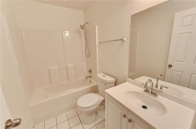 302 Derby Drive, Riverdale, GA 30274