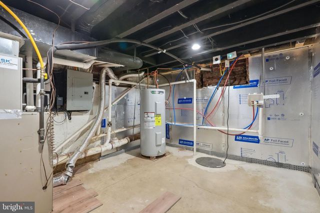 1441 S MARSTON ST, Philadelphia, PA 19146