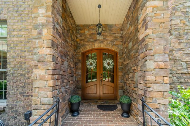 215 Blue River Road, Lake Wylie, SC 29710
