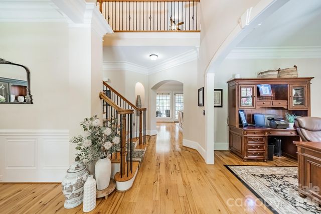215 Blue River Road, Lake Wylie, SC 29710