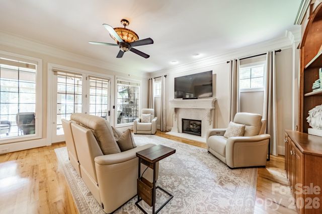 215 Blue River Road, Lake Wylie, SC 29710