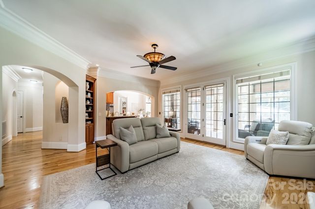 215 Blue River Road, Lake Wylie, SC 29710
