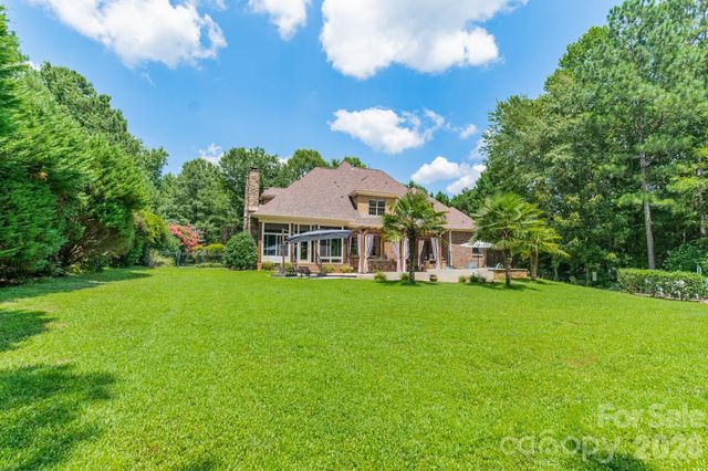215 Blue River Road, Lake Wylie, SC 29710