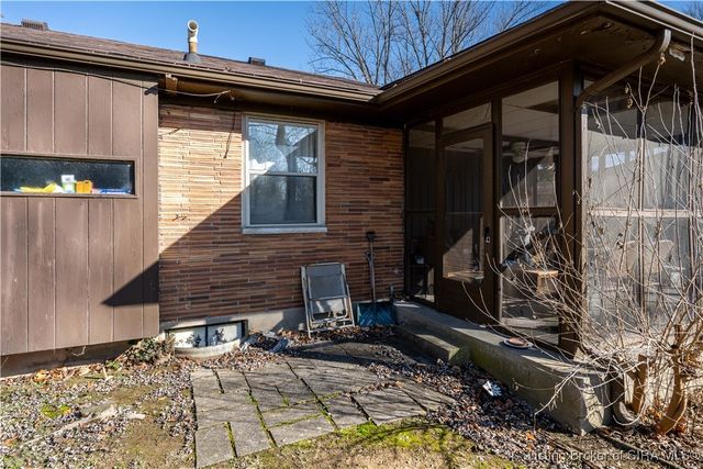 96 Forest Drive, Jeffersonville, IN 47130