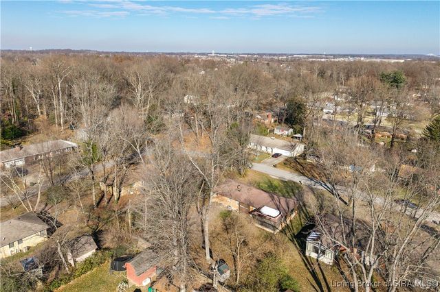 96 Forest Drive, Jeffersonville, IN 47130