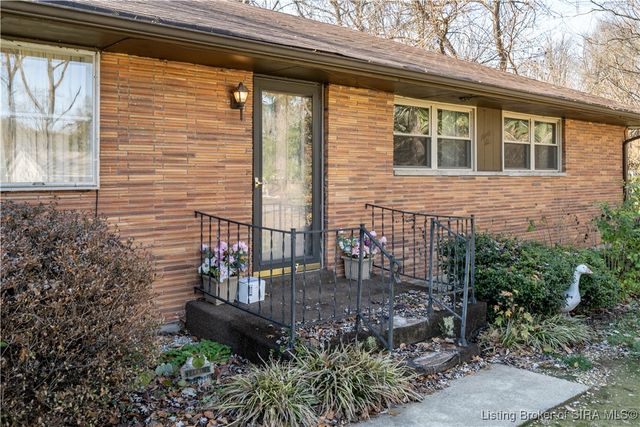 96 Forest Drive, Jeffersonville, IN 47130