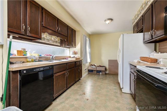 96 Forest Drive, Jeffersonville, IN 47130