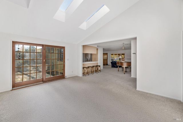 6 Oakhurst Pl, Santa Rosa, CA 95409