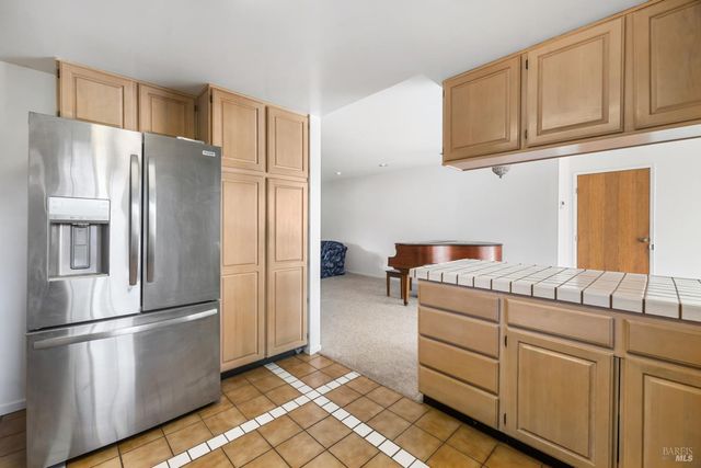 6 Oakhurst Pl, Santa Rosa, CA 95409