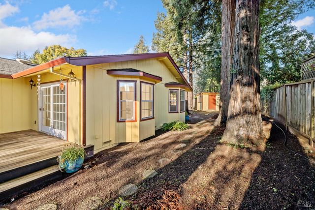 6 Oakhurst Pl, Santa Rosa, CA 95409