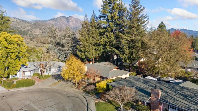6 Oakhurst Pl, Santa Rosa, CA 95409