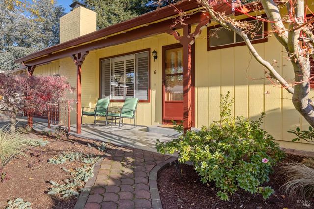 6 Oakhurst Pl, Santa Rosa, CA 95409