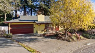 6 Oakhurst Pl, Santa Rosa, CA 95409