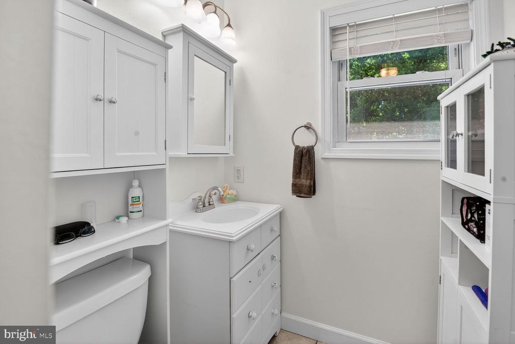 Image 19 of property listing at 847 STREAKER RD, Sykesville, MD 21784