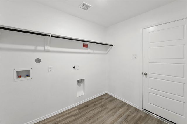 7711 Skiron Lane, Baytown, TX 77523