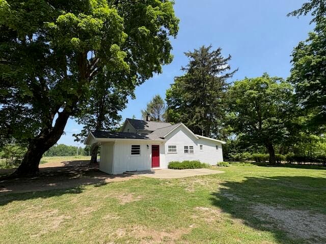 09528 57th Street, Grand Junction, MI 49056