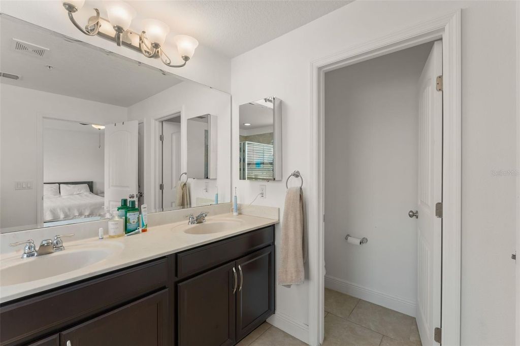 Image 35 of property listing at 10814 SUNSET RIDGE LANE, Orlando, FL 32832