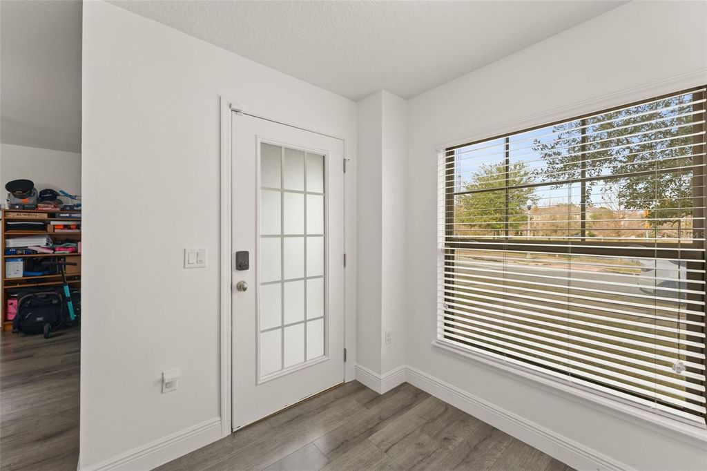 Image 5 of property listing at 10814 SUNSET RIDGE LANE, Orlando, FL 32832