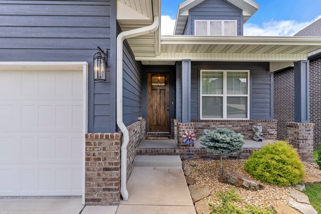 3722 E Hutcheson Avenue, Springfield, MO 65802