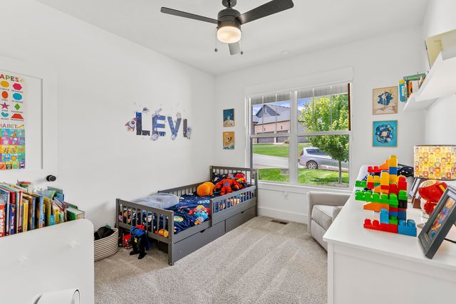 3722 E Hutcheson Avenue, Springfield, MO 65802