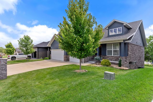 3722 E Hutcheson Avenue, Springfield, MO 65802