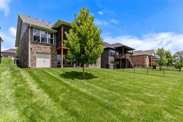 3722 E Hutcheson Avenue, Springfield, MO 65802