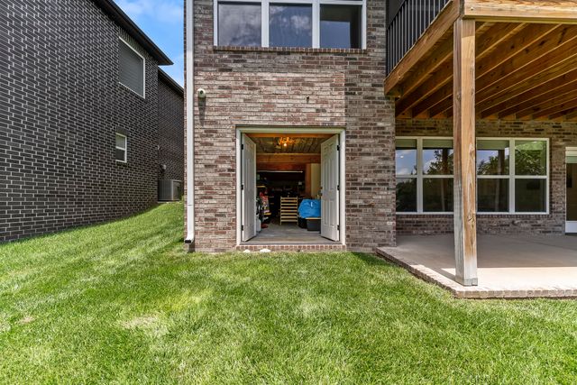 3722 E Hutcheson Avenue, Springfield, MO 65802