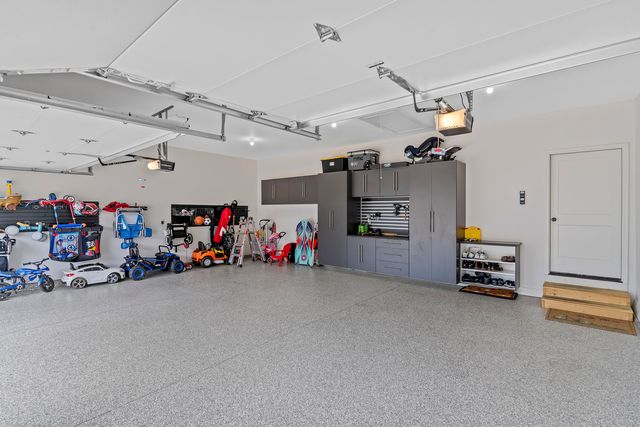 3722 E Hutcheson Avenue, Springfield, MO 65802