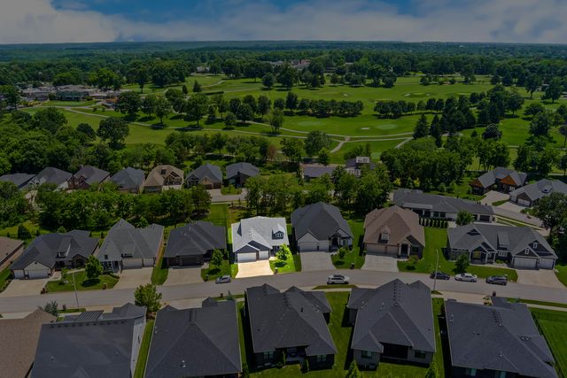 3722 E Hutcheson Avenue, Springfield, MO 65802