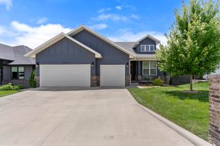 3722 E Hutcheson Avenue, Springfield, MO 65802
