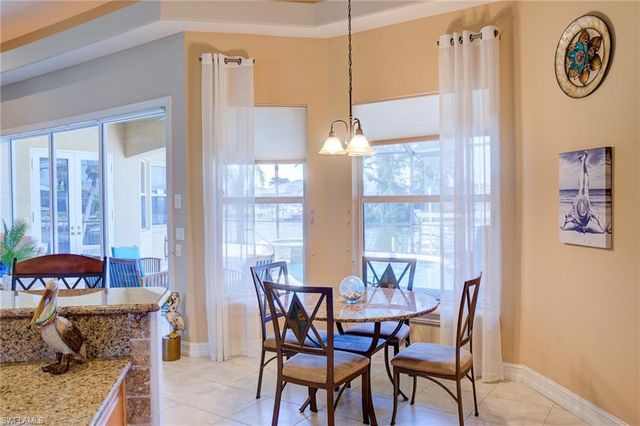 525 SW 8th TER, Cape Coral, FL 33991