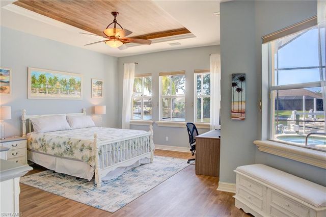 525 SW 8th TER, Cape Coral, FL 33991