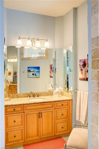 525 SW 8th TER, Cape Coral, FL 33991