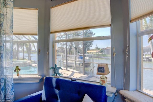 525 SW 8th TER, Cape Coral, FL 33991