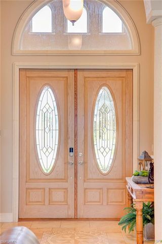 525 SW 8th TER, Cape Coral, FL 33991