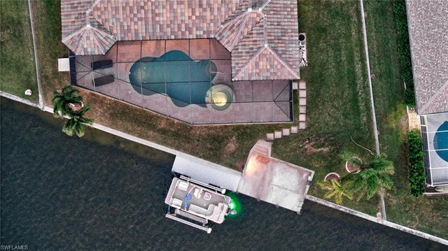 525 SW 8th TER, Cape Coral, FL 33991