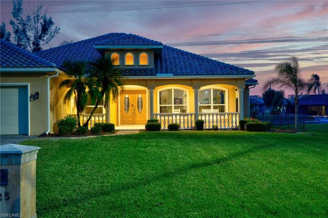 525 SW 8th TER, Cape Coral, FL 33991