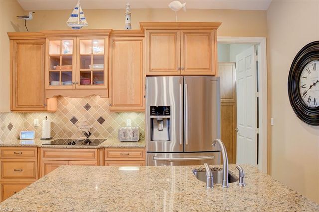 525 SW 8th TER, Cape Coral, FL 33991