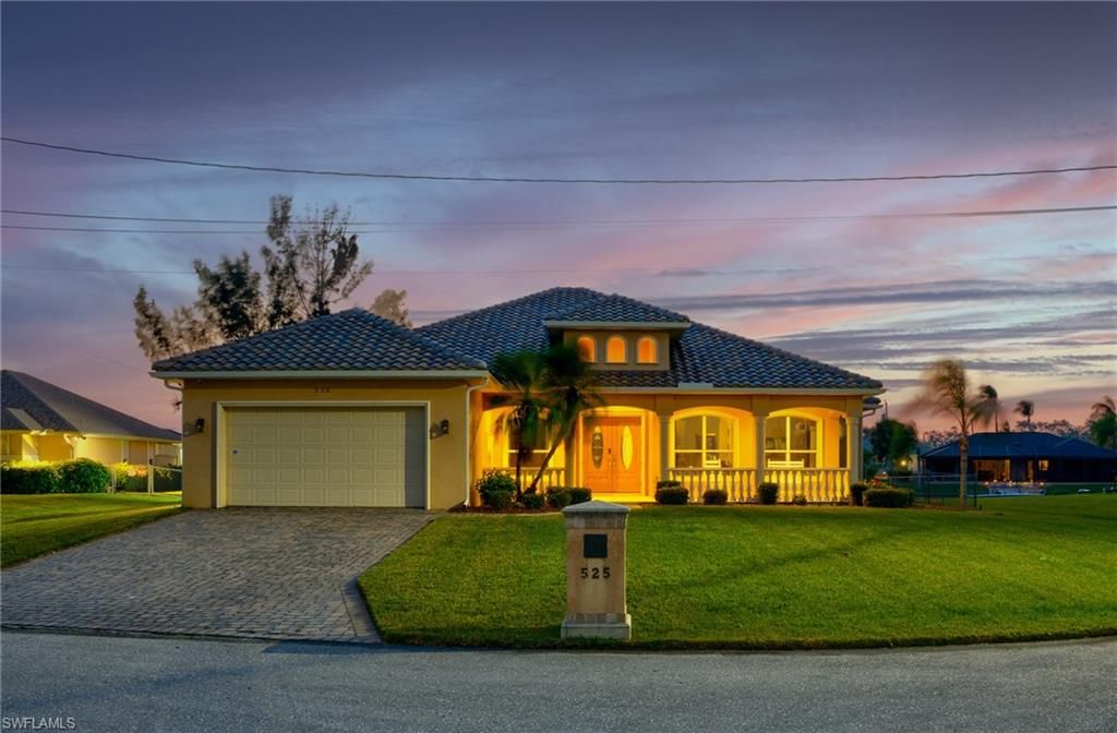 525 SW 8th TER, Cape Coral, FL 33991