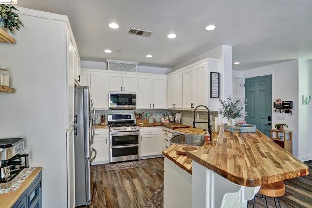 619 Falling Star Dr, Martinez, CA 94553