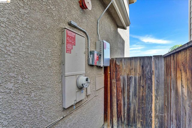 619 Falling Star Dr, Martinez, CA 94553
