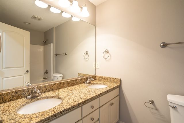 15000 Bryn Mawr Drive, Clive, IA 50325