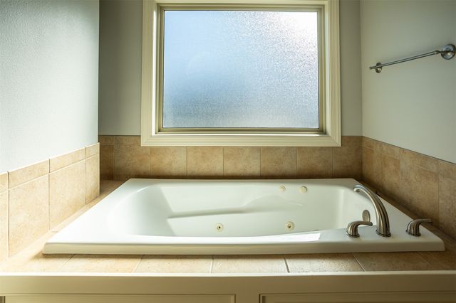 15000 Bryn Mawr Drive, Clive, IA 50325