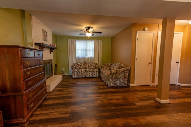 3074 Bandy RD, Roanoke, VA 24014