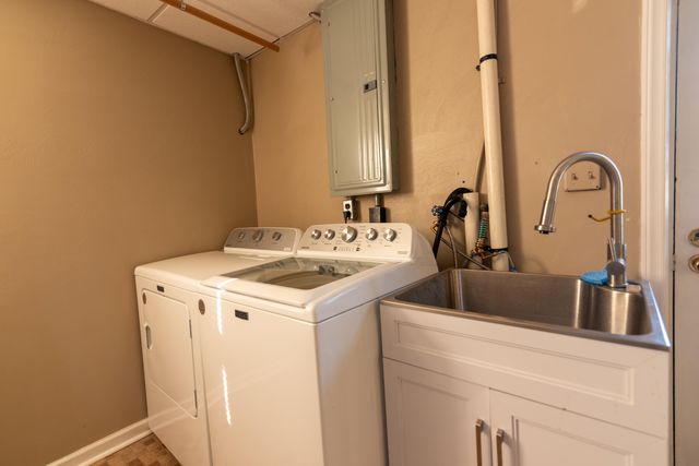 3074 Bandy RD, Roanoke, VA 24014