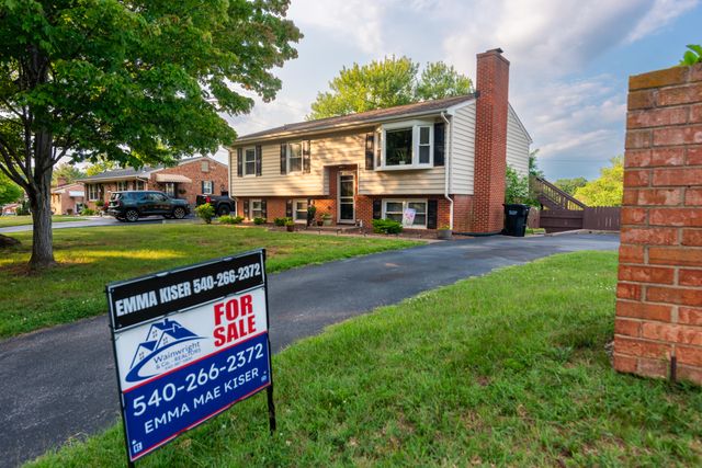 3074 Bandy RD, Roanoke, VA 24014