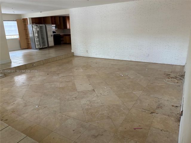 18715 NE 18th Avenue, Miami, FL 33179