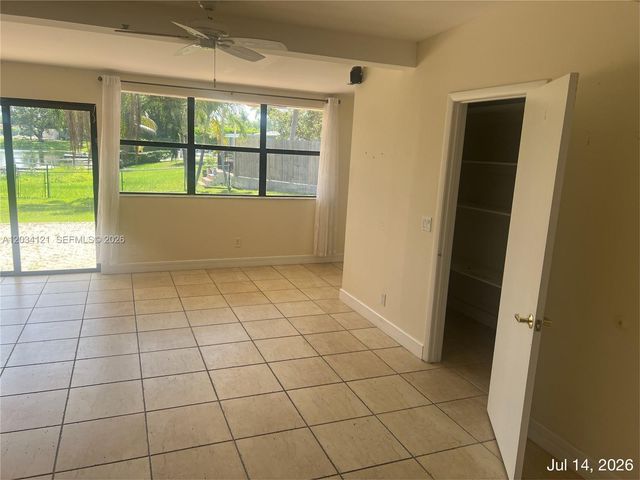 18715 NE 18th Avenue, Miami, FL 33179