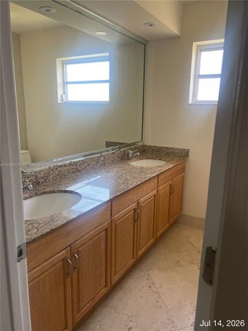18715 NE 18th Avenue, Miami, FL 33179