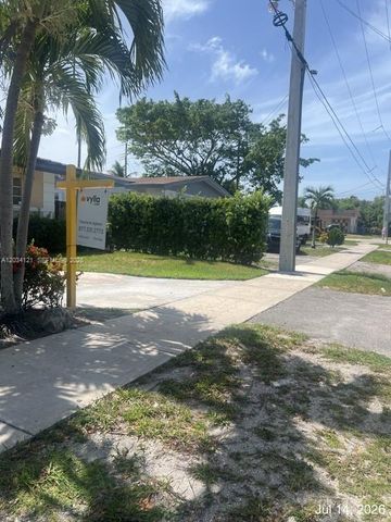 18715 NE 18th Avenue, Miami, FL 33179
